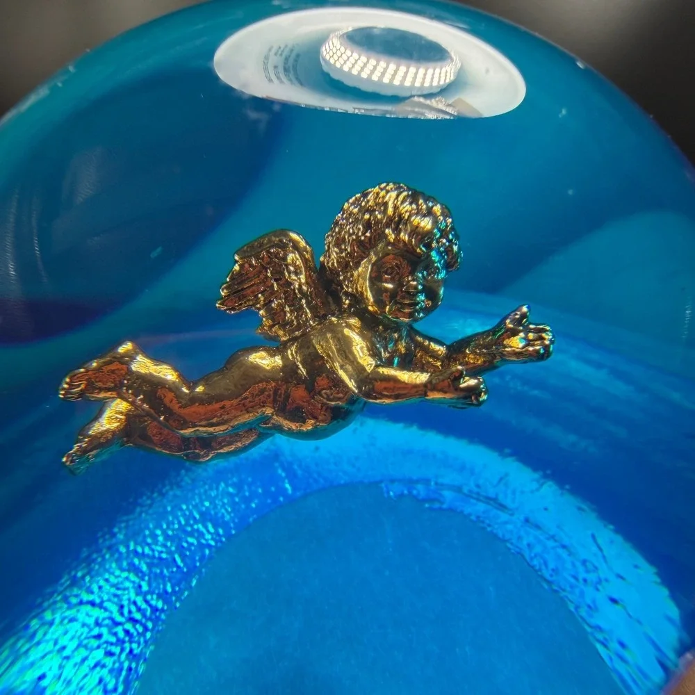 Tarax Infinity Blue Lucite Cherub Paperweight Baroness Collection Canada Angel